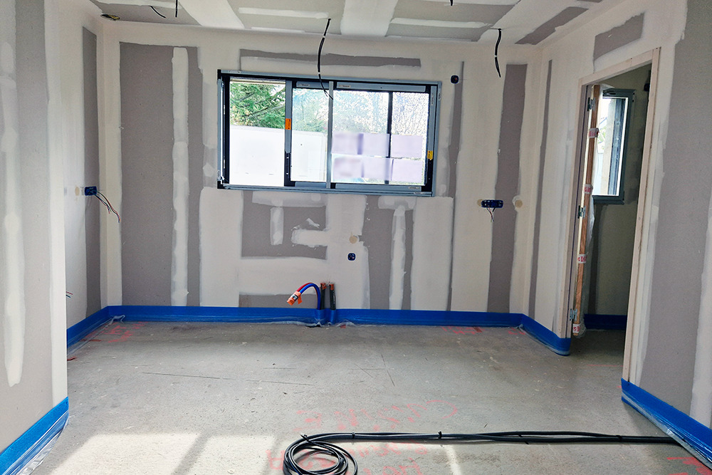 Cuisine ouverte : le réseau électrique et de plomberie est en cours de finalisation