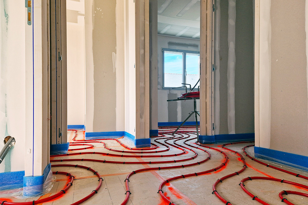Installation du système pour le chauffage au sol à l'étage